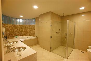 Hotel Quorum Golf, Tenis & Spa Cordoba Bagian luar foto